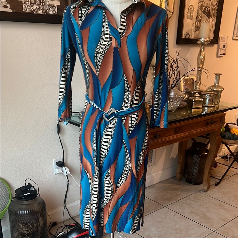 Elegant Long Sleeve Dress with Blue and Brown Pattern